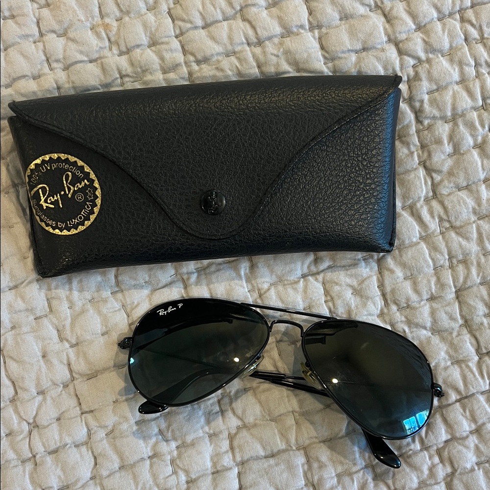 Ray-Ban Dark Frame Aviator Sunglasses